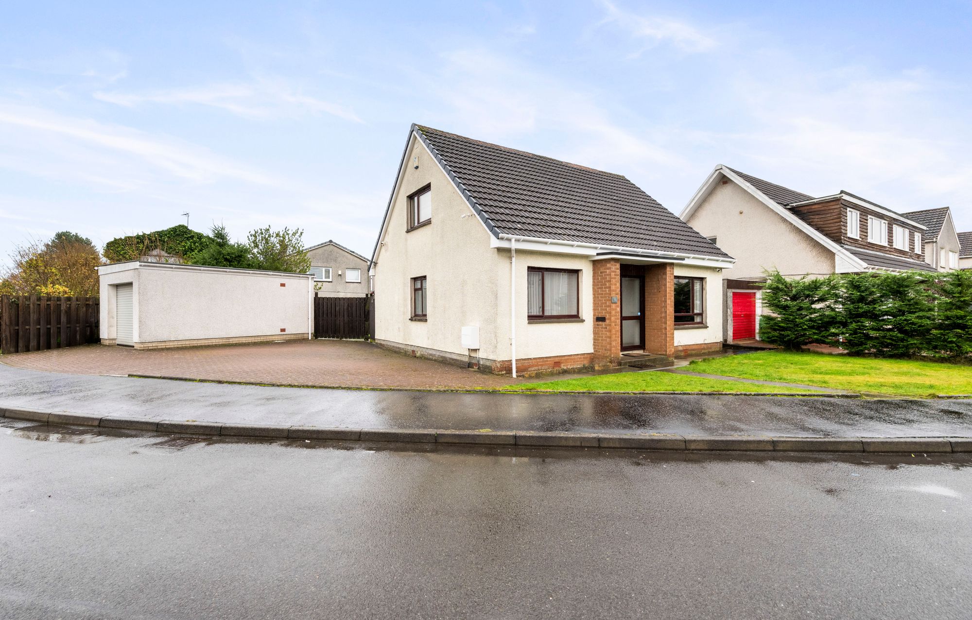 4 bed detached for sale in EH52 — photo 1 of 1