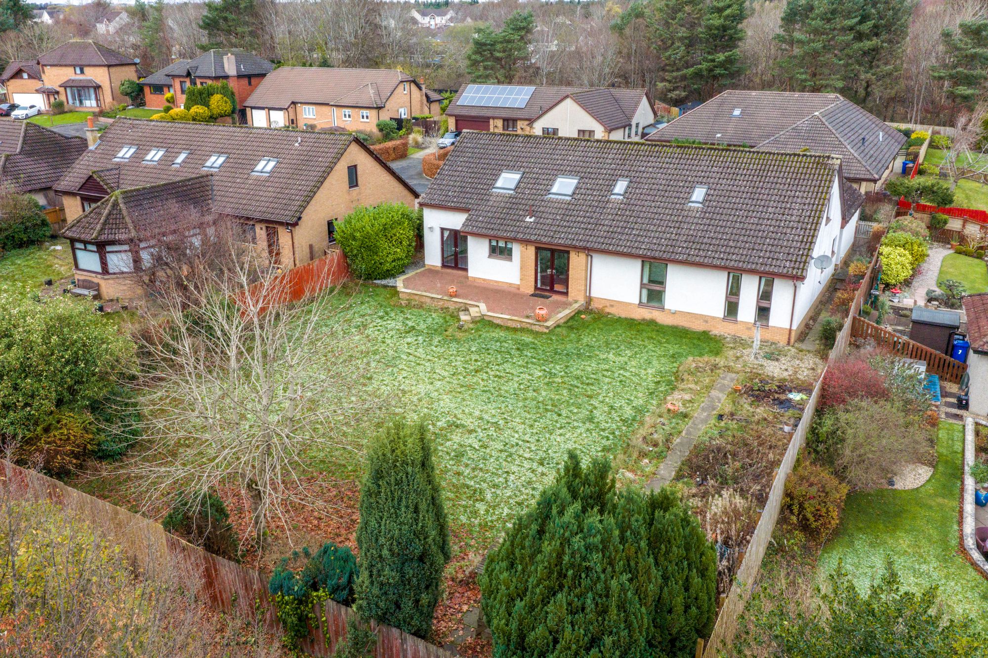 5 bed detached for sale in EH54 — photo 1 of 1