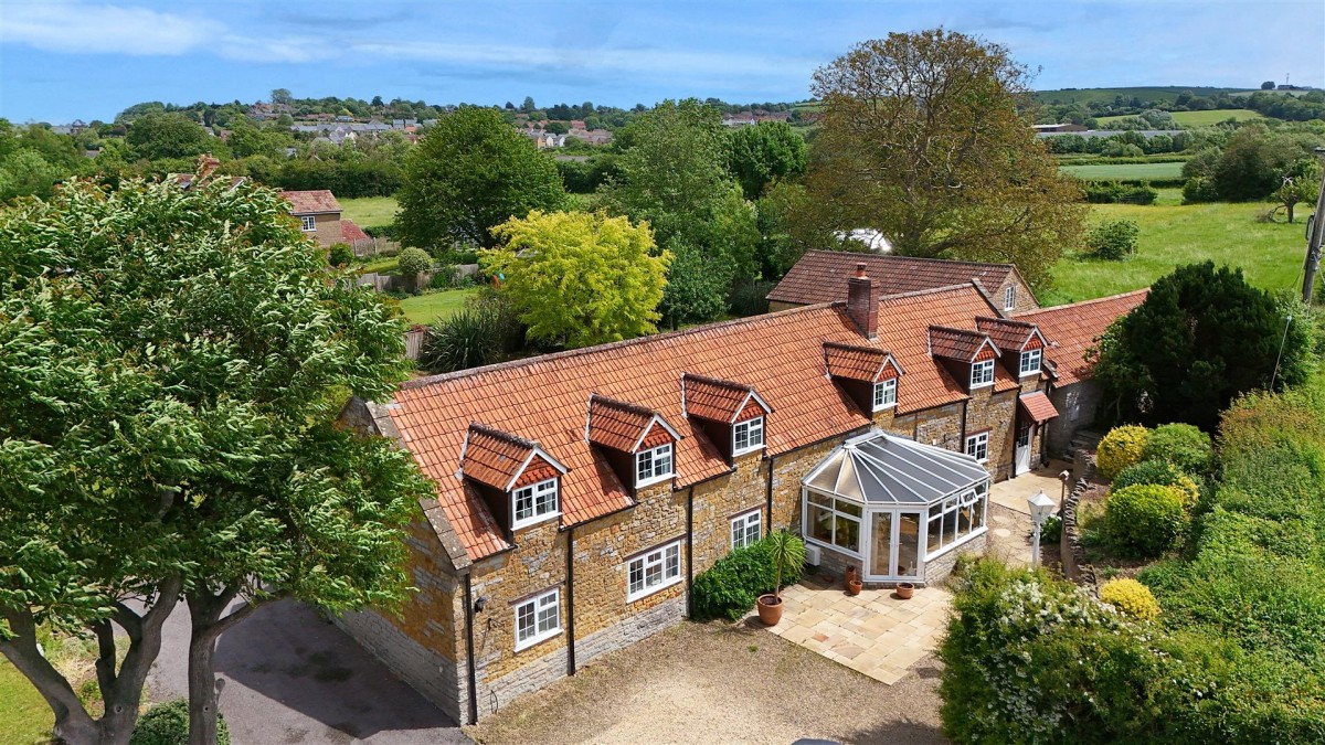 5 bed house for sale in BH2 — photo 1 of 1