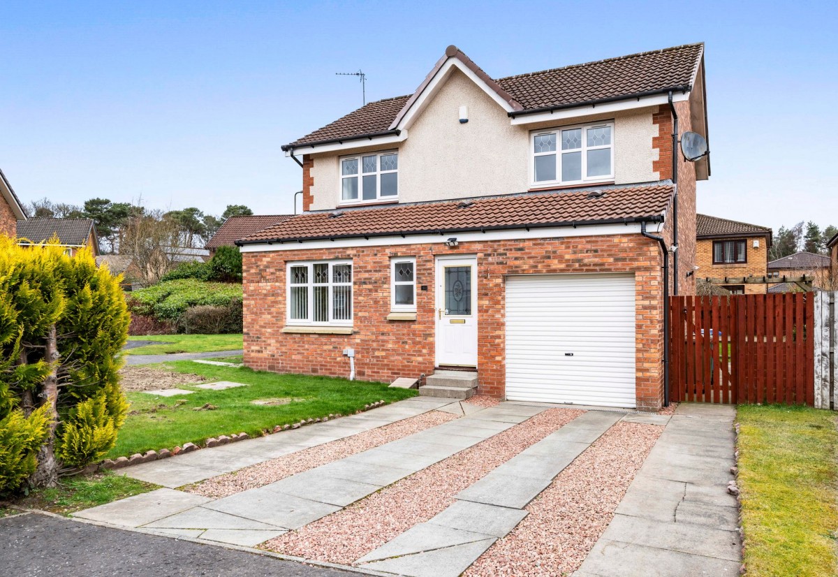 3 bed detached for sale in EH54 — photo 1 of 1