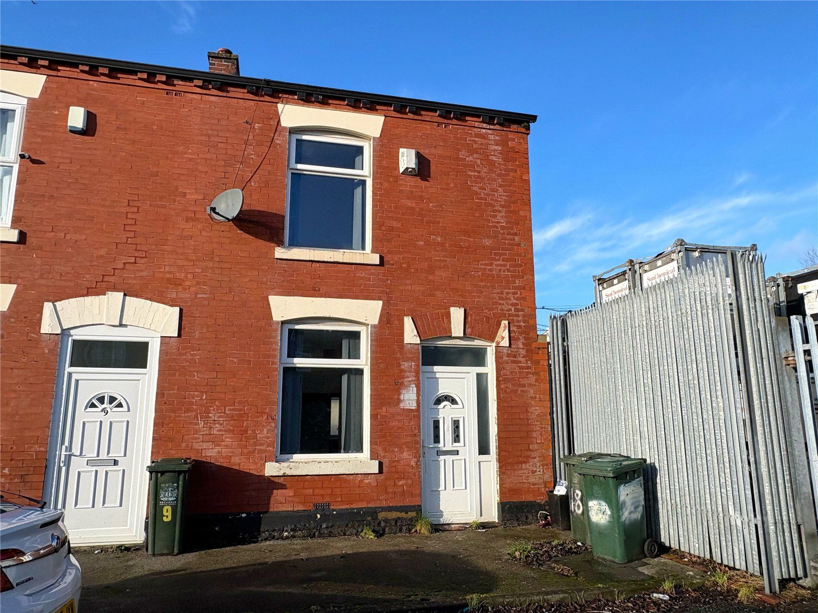 2 bed end terrace for sale in Heywood, OL10 — photo 1 of 2