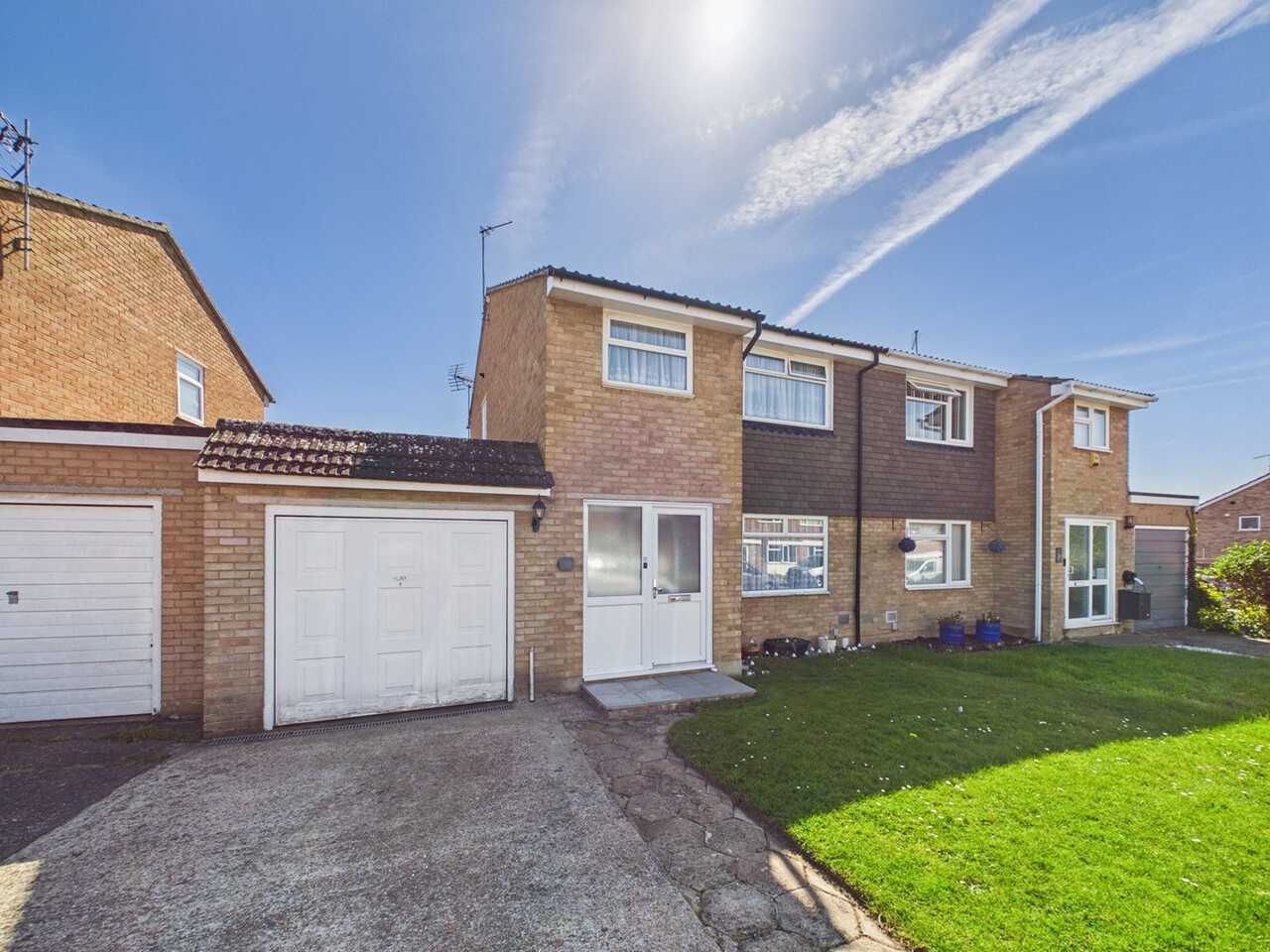 3 bed semi-detached for sale in Birchington, CT10 — photo 1 of 1