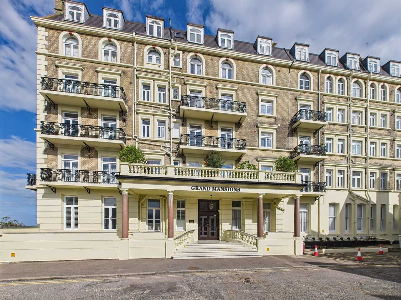 2 bed flat for sale in Broadstairs, CT10 — photo 1 of 1