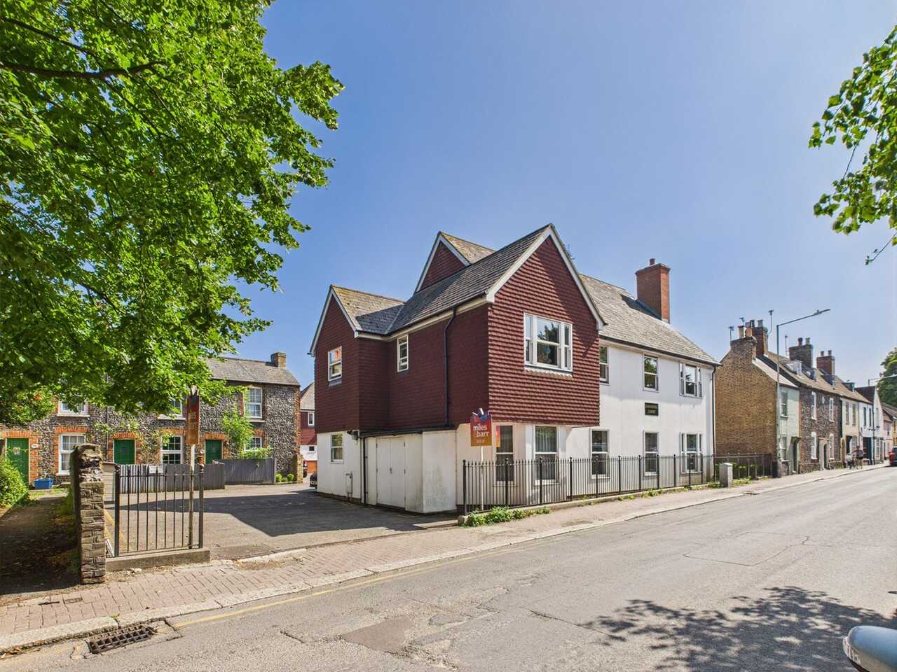 2 bed flat for sale in Broadstairs, CT10 — photo 1 of 1