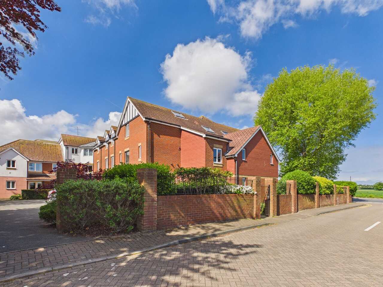 1 bed flat for sale in Broadstairs, CT10 — photo 1 of 1