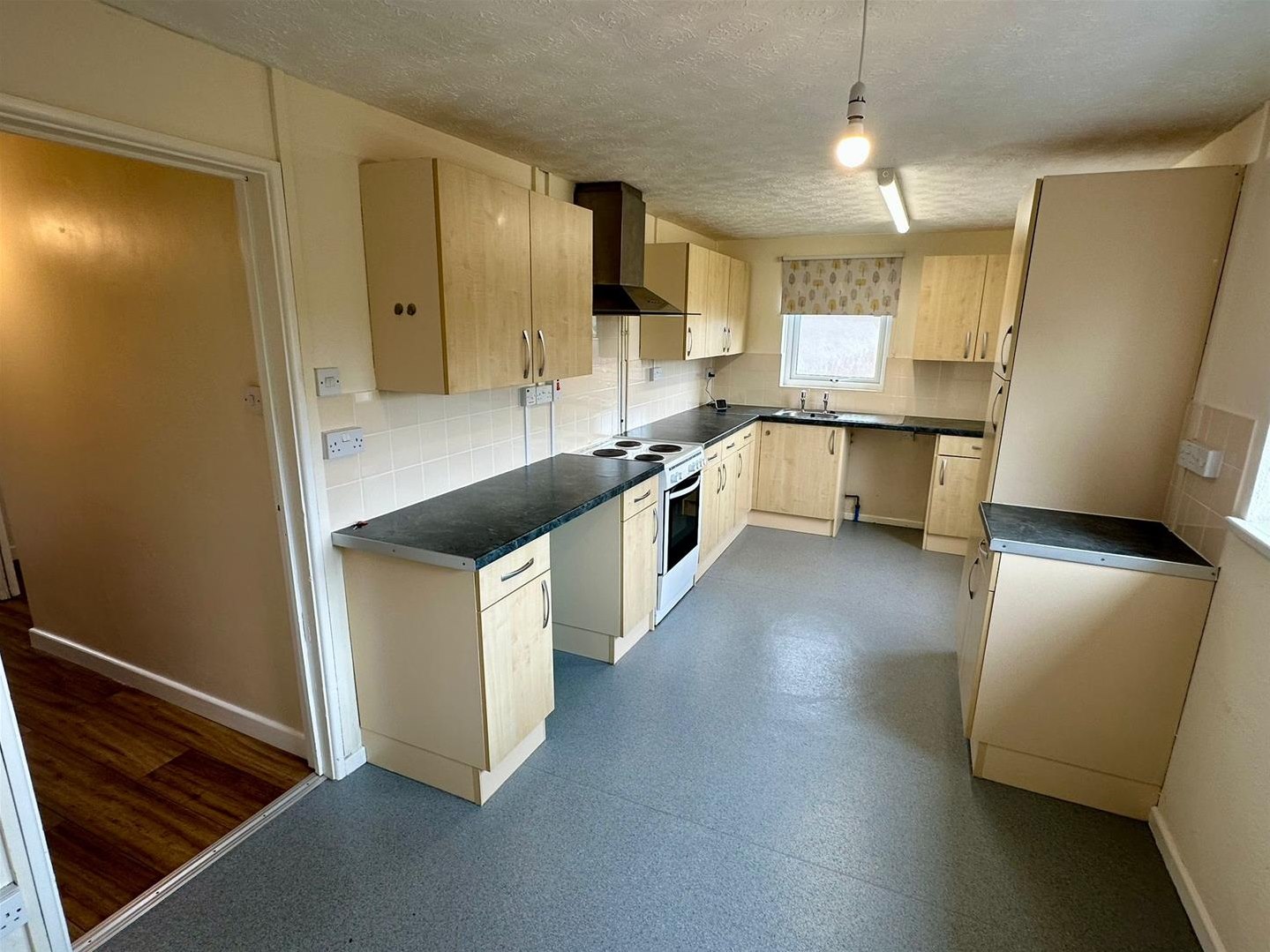 3 bed semi-detached for sale in Hereford, HR4