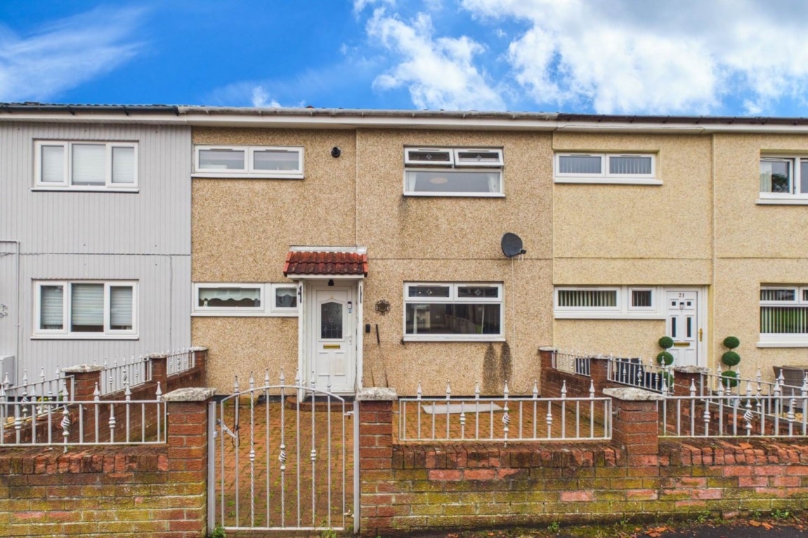 3 bed terraced house for sale in Cuckoo