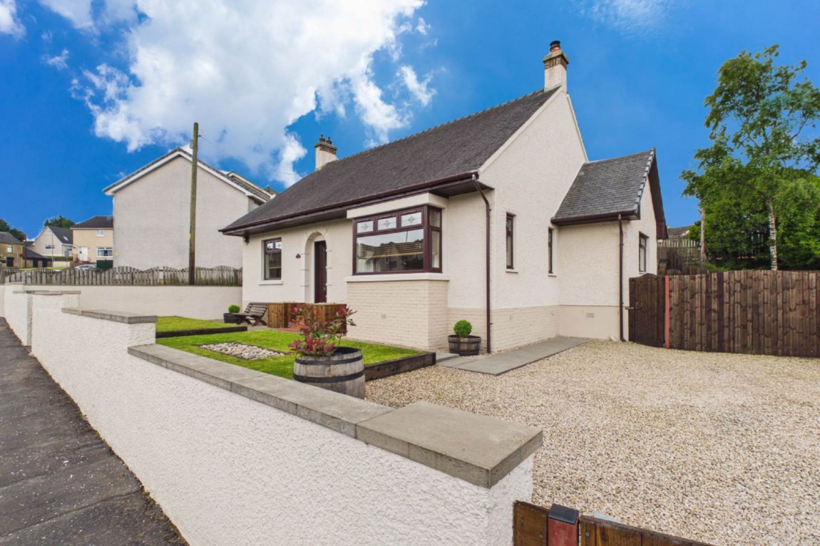 4 bed detached for sale in Main