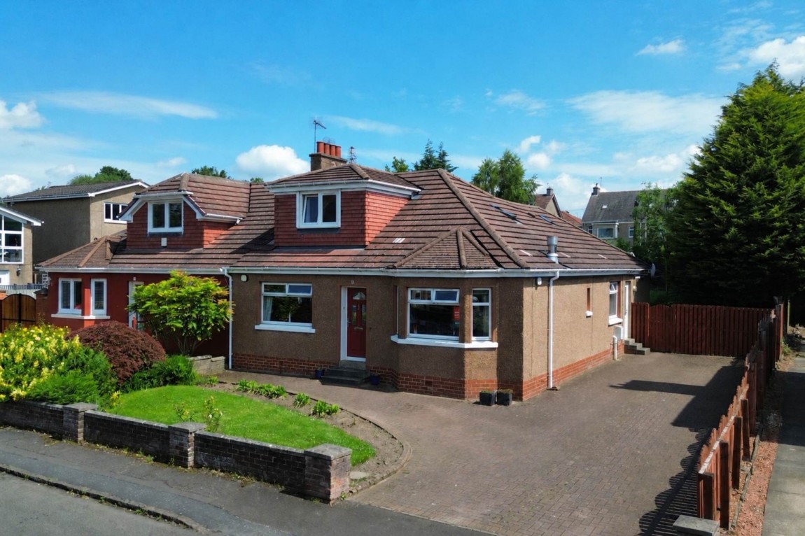 4 bed semi-detached for sale in Earnock