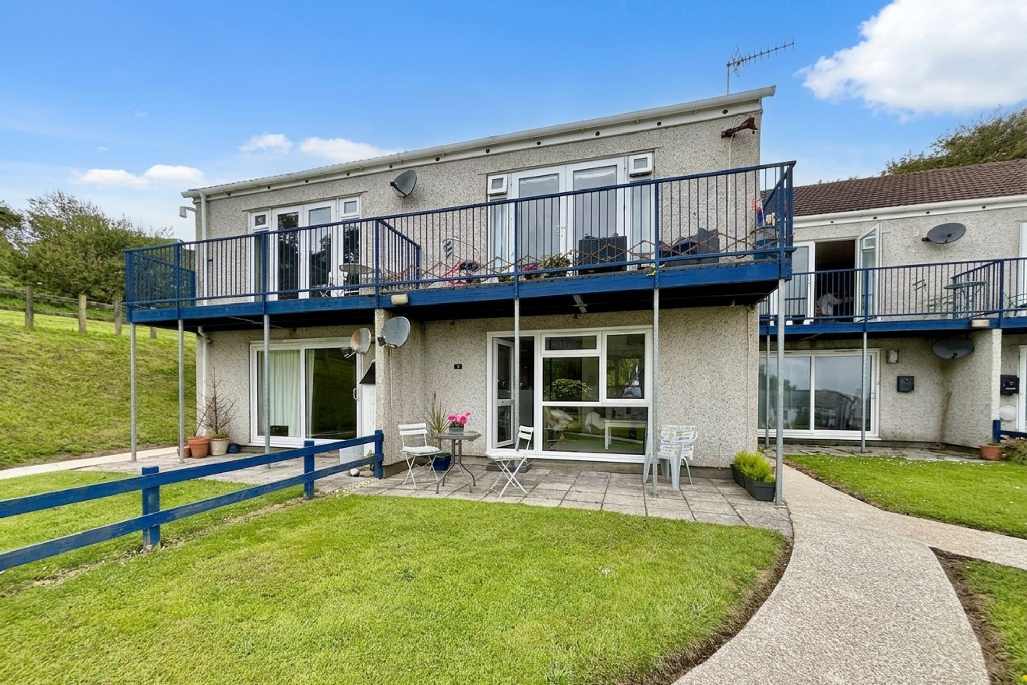 2 bed flat for sale in Falmouth