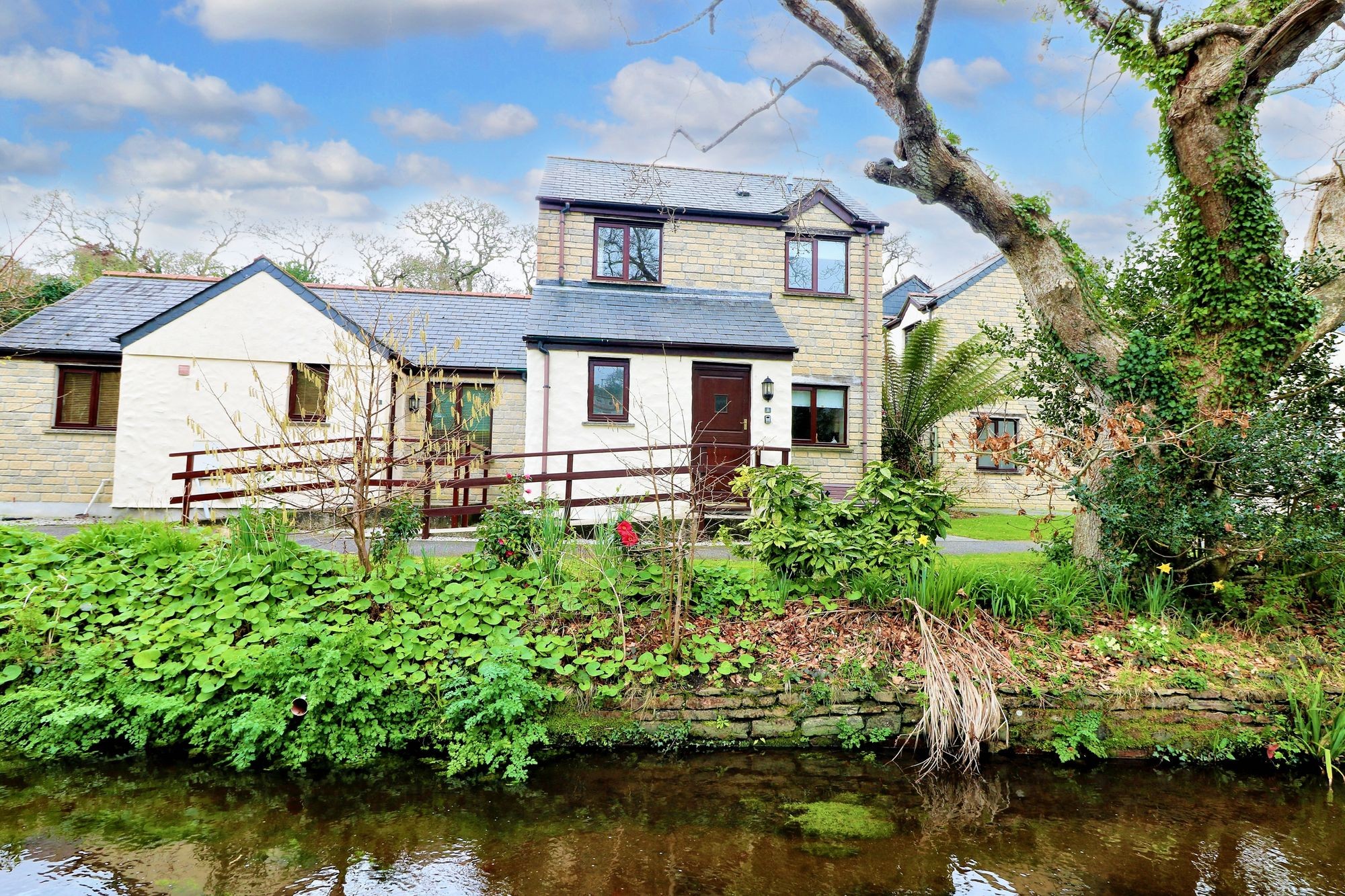 2 bed property for sale in Falmouth