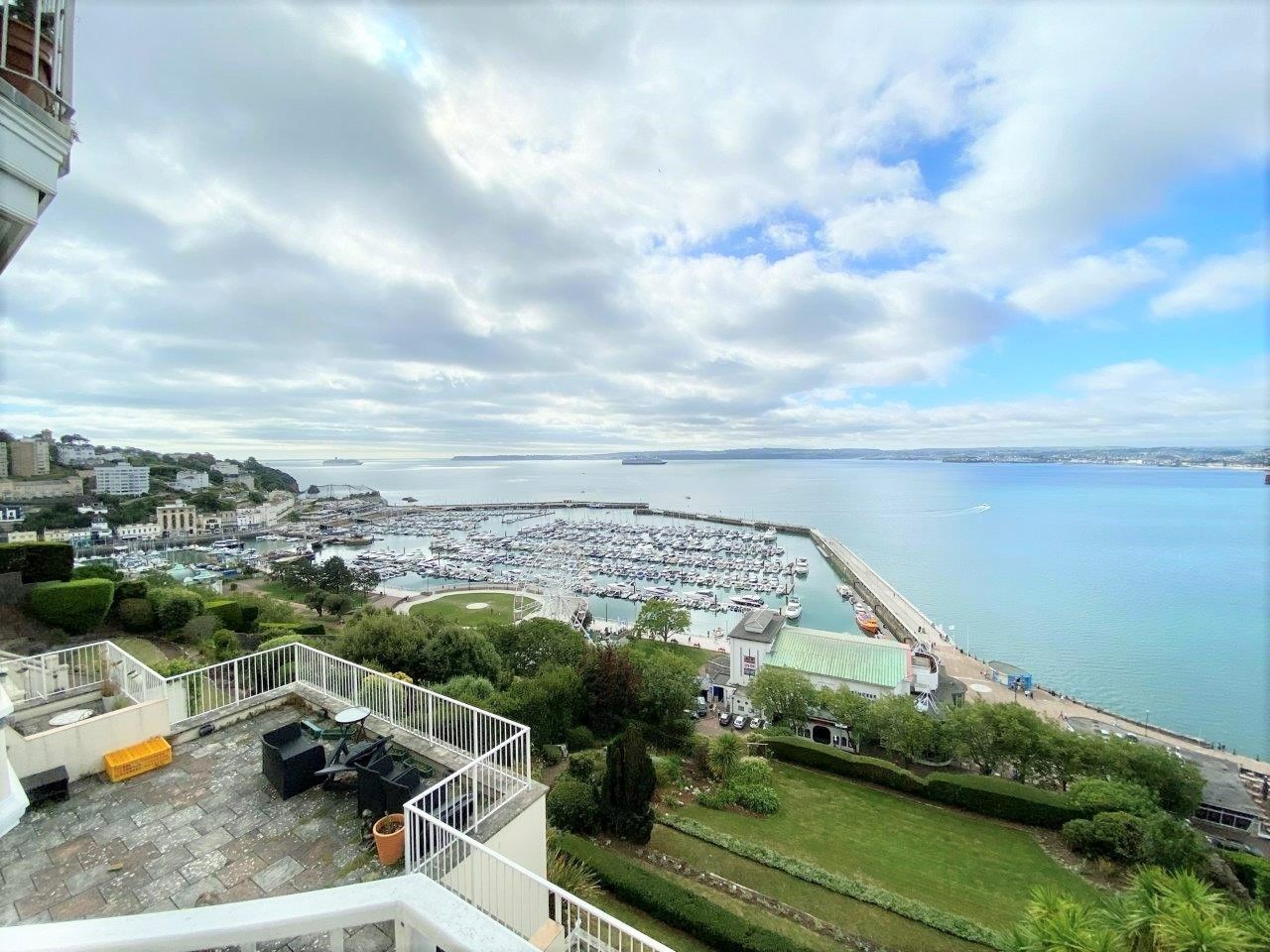 2 bed flat for sale in Torquay