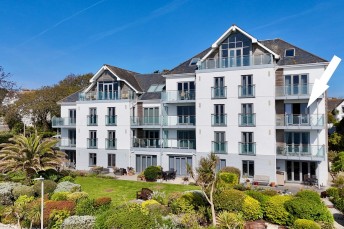 2 bed property for sale in Falmouth