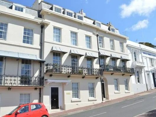 3 bed flat for sale in Torquay