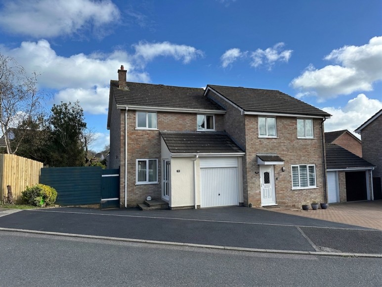 3 bed property for sale in Falmouth